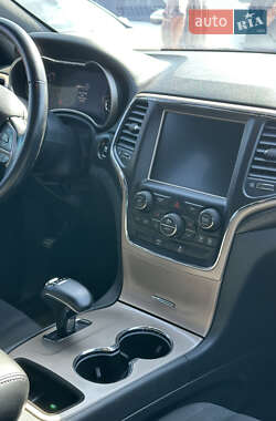 Внедорожник / Кроссовер Jeep Grand Cherokee 2015 в 
