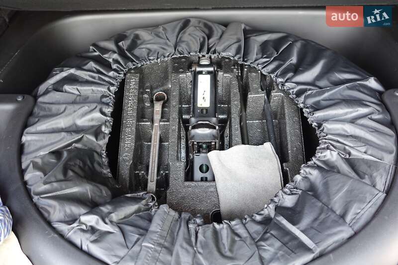 Внедорожник / Кроссовер Jeep Grand Cherokee 2019 в Львове фото 46 Внедорожник / Кроссовер Jeep Grand Cherokee 2019 в Львове