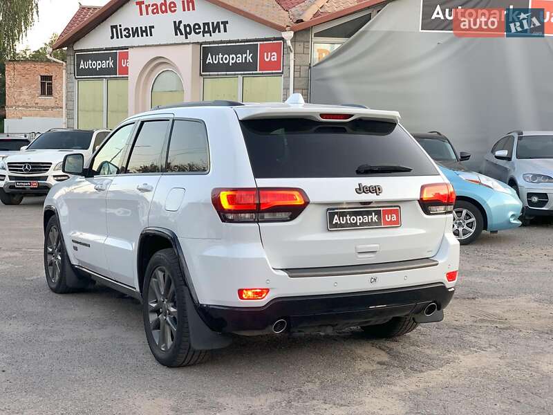 Внедорожник / Кроссовер Jeep Grand Cherokee 2016 в Виннице