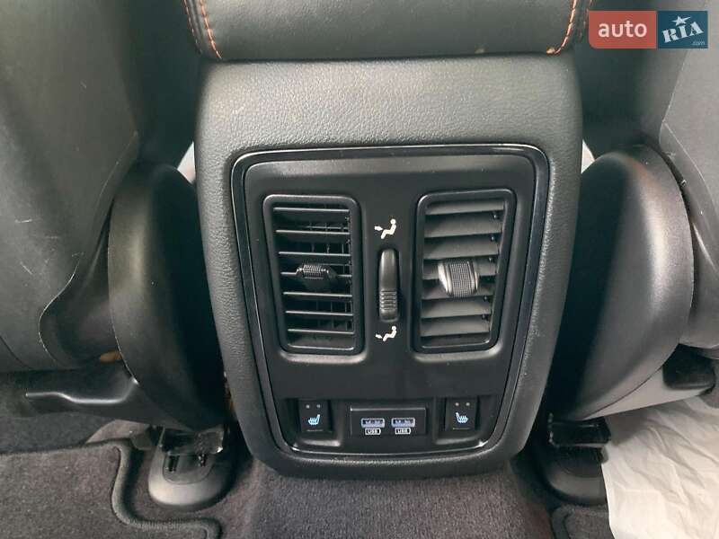 Внедорожник / Кроссовер Jeep Grand Cherokee 2016 в Виннице