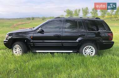 Внедорожник / Кроссовер Jeep Grand Cherokee 2004 в 