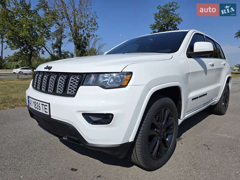 Внедорожник / Кроссовер Jeep Grand Cherokee 2018 в Киеве