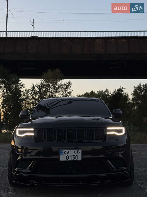 Внедорожник / Кроссовер Jeep Grand Cherokee 2016 в Киеве