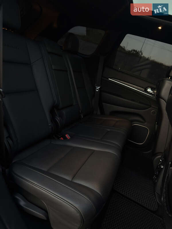 Внедорожник / Кроссовер Jeep Grand Cherokee 2016 в Киеве