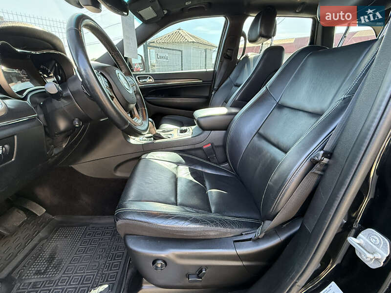 Внедорожник / Кроссовер Jeep Grand Cherokee 2017 в Киеве