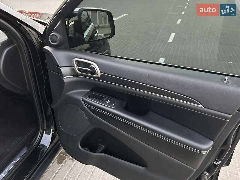 Позашляховик / Кросовер Jeep Grand Cherokee 2016 в Києві