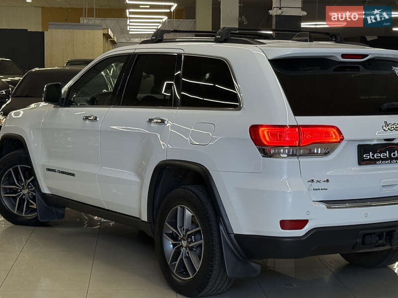 Внедорожник / Кроссовер Jeep Grand Cherokee 2016 в Николаеве