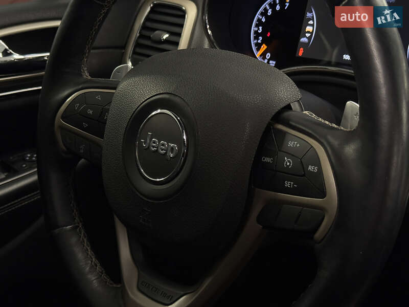 Внедорожник / Кроссовер Jeep Grand Cherokee 2016 в Николаеве