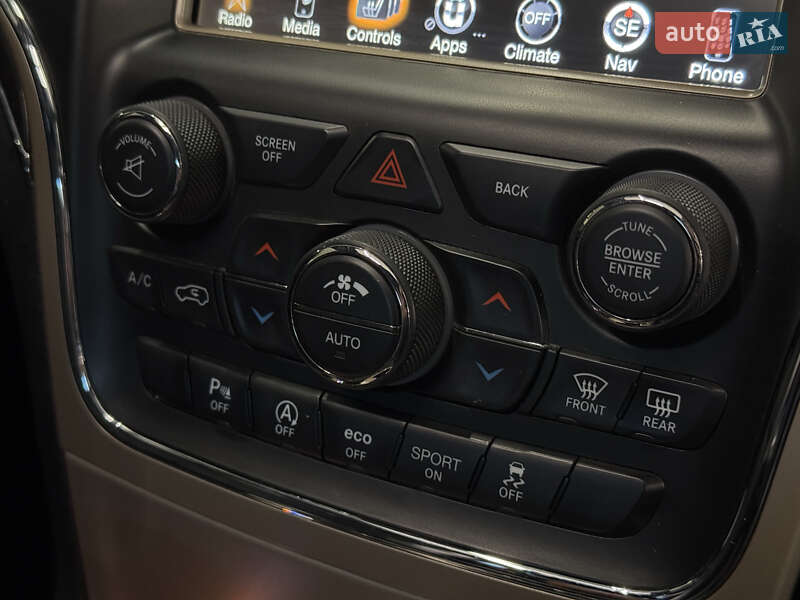 Внедорожник / Кроссовер Jeep Grand Cherokee 2016 в Николаеве