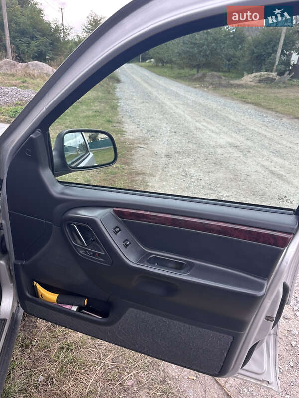 Внедорожник / Кроссовер Jeep Grand Cherokee 2003 в Рогани фото 15 Внедорожник / Кроссовер Jeep Grand Cherokee 2003 в Рогани