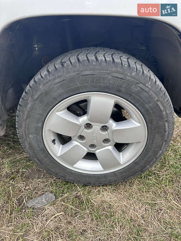 Внедорожник / Кроссовер Jeep Grand Cherokee 2003 в Рогани фото 17 Внедорожник / Кроссовер Jeep Grand Cherokee 2003 в Рогани