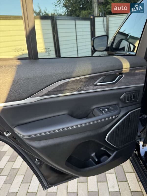 Внедорожник / Кроссовер Jeep Grand Cherokee 2022 в Киеве фото 11 Внедорожник / Кроссовер Jeep Grand Cherokee 2022 в Киеве