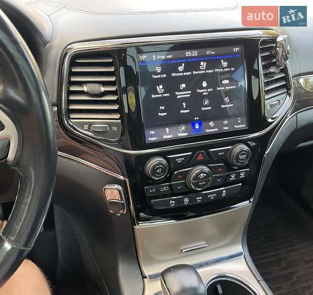 Внедорожник / Кроссовер Jeep Grand Cherokee 2016 в Киеве