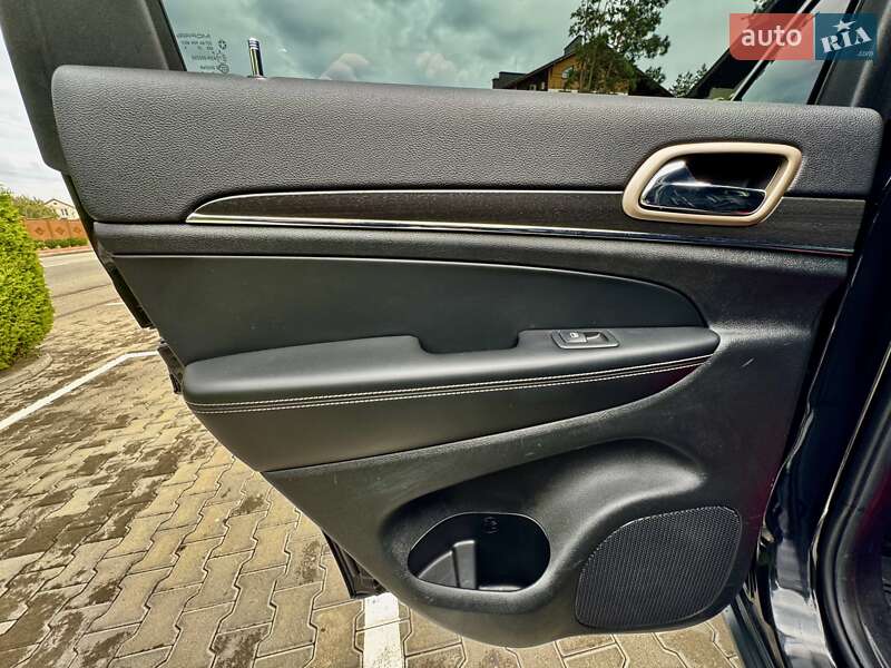Внедорожник / Кроссовер Jeep Grand Cherokee 2014 в Киеве