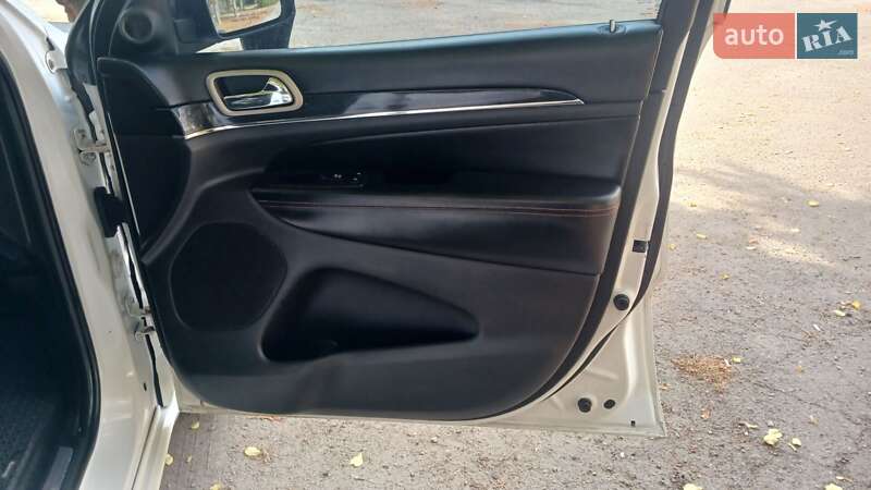 Внедорожник / Кроссовер Jeep Grand Cherokee 2015 в Полтаве