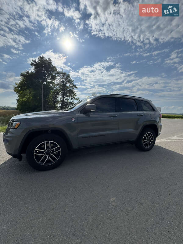 Внедорожник / Кроссовер Jeep Grand Cherokee 2020 в Киеве