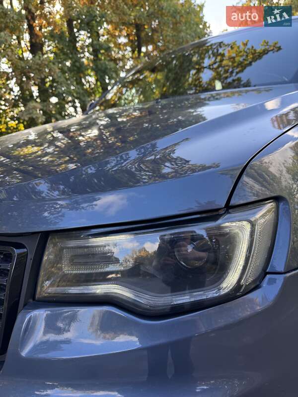 Внедорожник / Кроссовер Jeep Grand Cherokee 2020 в Киеве