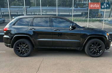 Позашляховик / Кросовер Jeep Grand Cherokee 2017 в  фото 4 Позашляховик / Кросовер Jeep Grand Cherokee 2017 в
