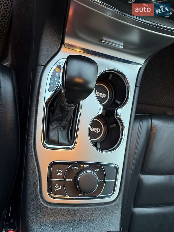 Внедорожник / Кроссовер Jeep Grand Cherokee 2017 в Киеве