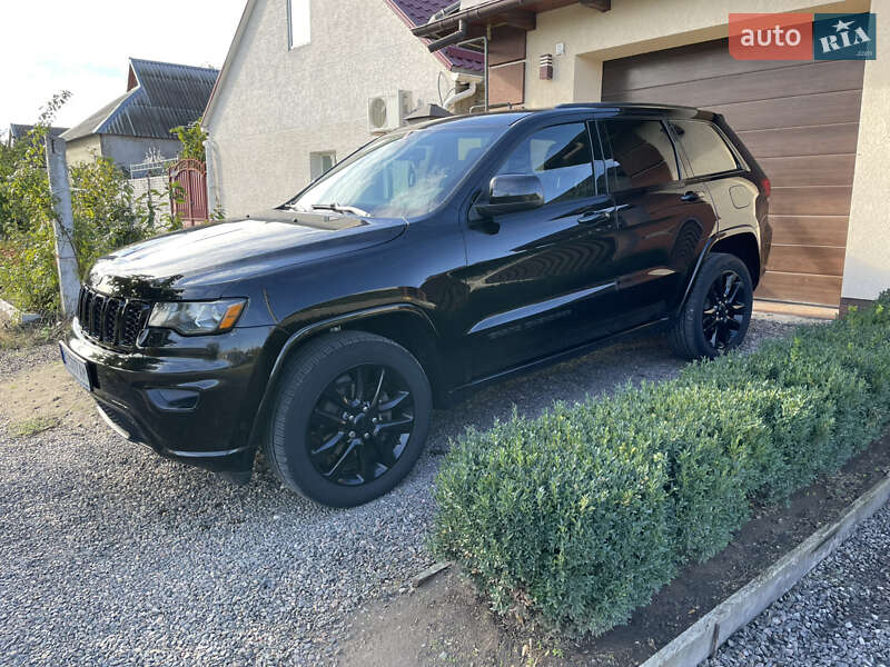 Внедорожник / Кроссовер Jeep Grand Cherokee 2017 в Вознесенске