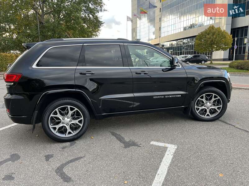 Внедорожник / Кроссовер Jeep Grand Cherokee 2021 в Киеве фото 6 Внедорожник / Кроссовер Jeep Grand Cherokee 2021 в Киеве