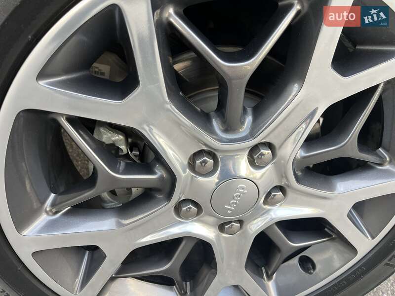 Внедорожник / Кроссовер Jeep Grand Cherokee 2021 в Киеве фото 11 Внедорожник / Кроссовер Jeep Grand Cherokee 2021 в Киеве