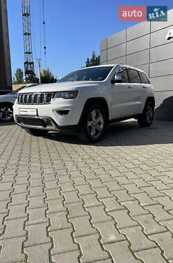 Внедорожник / Кроссовер Jeep Grand Cherokee 2015 в 