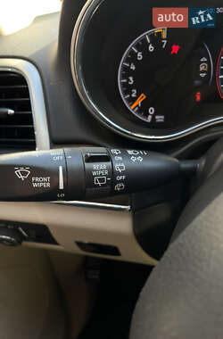 Внедорожник / Кроссовер Jeep Grand Cherokee 2015 в 