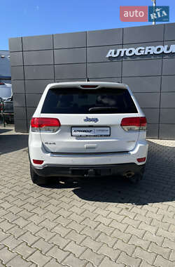 Внедорожник / Кроссовер Jeep Grand Cherokee 2015 в 
