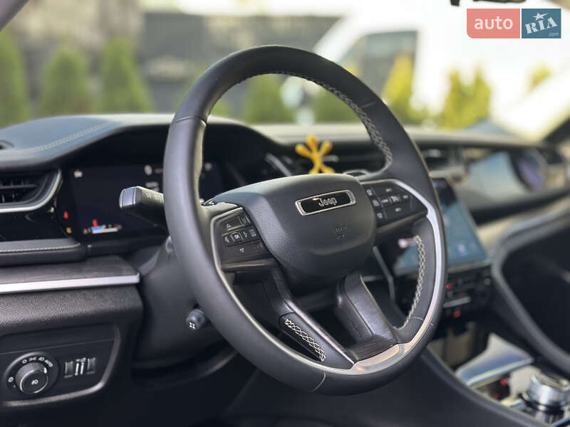 Внедорожник / Кроссовер Jeep Grand Cherokee 2023 в Львове