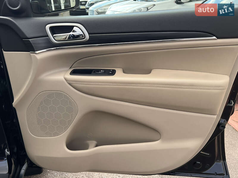 Внедорожник / Кроссовер Jeep Grand Cherokee 2021 в Одессе