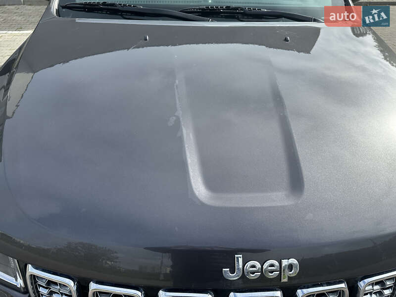 Внедорожник / Кроссовер Jeep Grand Cherokee 2016 в Львове фото 8 Внедорожник / Кроссовер Jeep Grand Cherokee 2016 в Львове