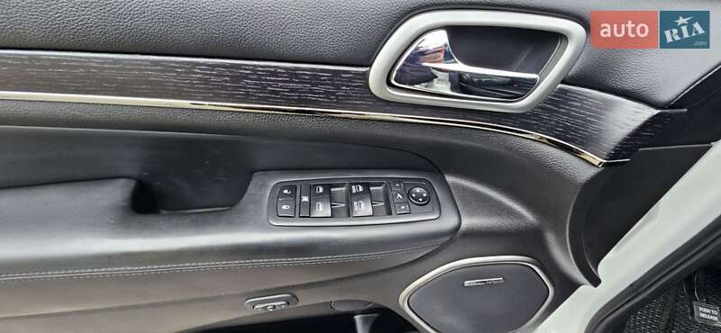 Внедорожник / Кроссовер Jeep Grand Cherokee 2018 в Киеве фото 14 Внедорожник / Кроссовер Jeep Grand Cherokee 2018 в Киеве