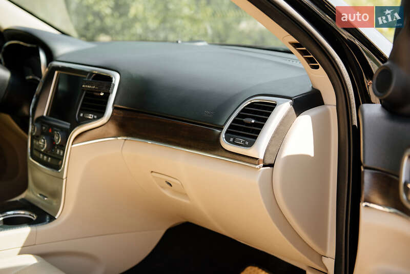 Внедорожник / Кроссовер Jeep Grand Cherokee 2013 в Тячеве фото 49 Внедорожник / Кроссовер Jeep Grand Cherokee 2013 в Тячеве