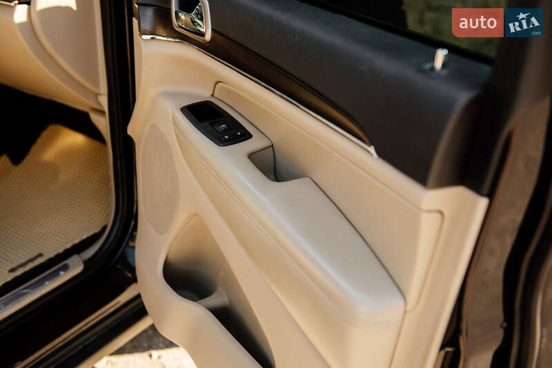 Внедорожник / Кроссовер Jeep Grand Cherokee 2013 в Тячеве фото 54 Внедорожник / Кроссовер Jeep Grand Cherokee 2013 в Тячеве