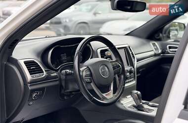 Внедорожник / Кроссовер Jeep Grand Cherokee 2018 в 