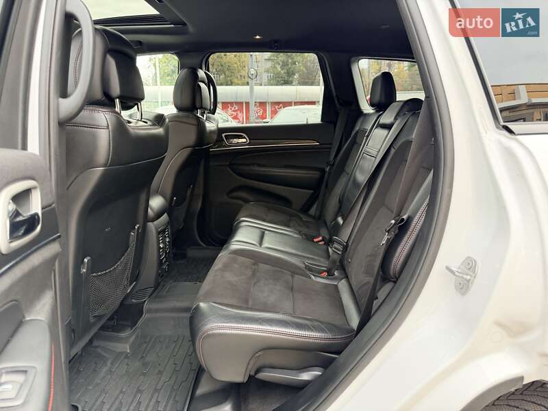 Внедорожник / Кроссовер Jeep Grand Cherokee 2018 в Киеве фото 26 Внедорожник / Кроссовер Jeep Grand Cherokee 2018 в Киеве