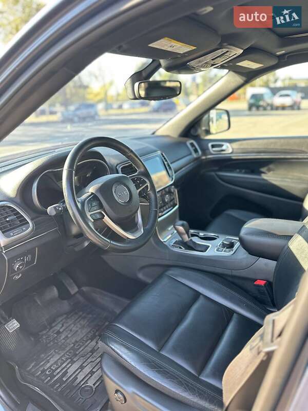 Внедорожник / Кроссовер Jeep Grand Cherokee 2021 в Черновцах