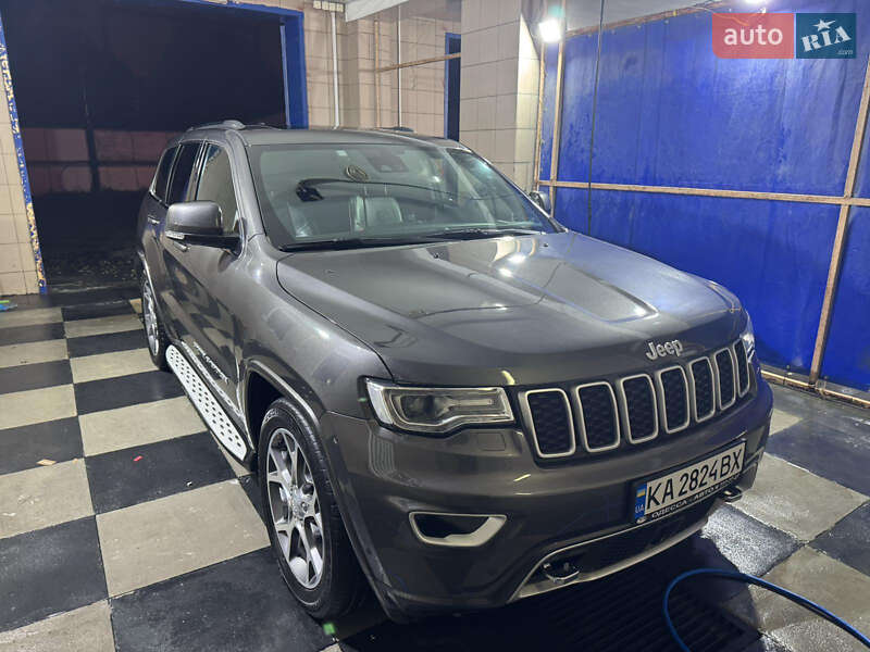 Позашляховик / Кросовер Jeep Grand Cherokee 2021 в  фото Позашляховик / Кросовер Jeep Grand Cherokee 2021 в