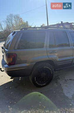 Внедорожник / Кроссовер Jeep Grand Cherokee 2004 в 