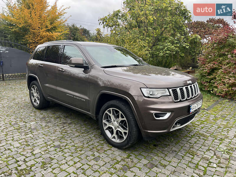 Внедорожник / Кроссовер Jeep Grand Cherokee 2021 в Киеве