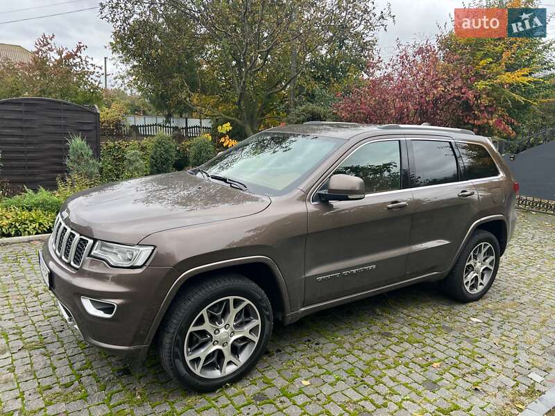 Внедорожник / Кроссовер Jeep Grand Cherokee 2021 в Киеве