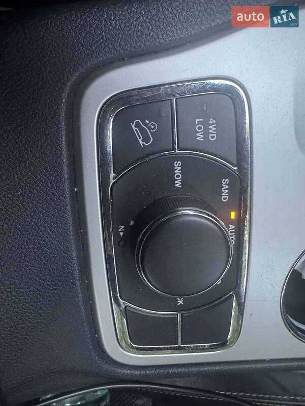 Внедорожник / Кроссовер Jeep Grand Cherokee 2015 в Киеве фото 13 Внедорожник / Кроссовер Jeep Grand Cherokee 2015 в Киеве