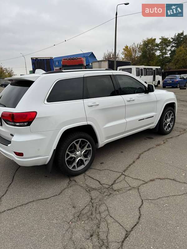 Внедорожник / Кроссовер Jeep Grand Cherokee 2019 в Киеве фото 5 Внедорожник / Кроссовер Jeep Grand Cherokee 2019 в Киеве