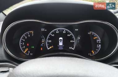 Позашляховик / Кросовер Jeep Grand Cherokee 2019 в  фото 20 Позашляховик / Кросовер Jeep Grand Cherokee 2019 в