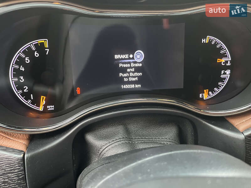 Внедорожник / Кроссовер Jeep Grand Cherokee 2017 в Киеве