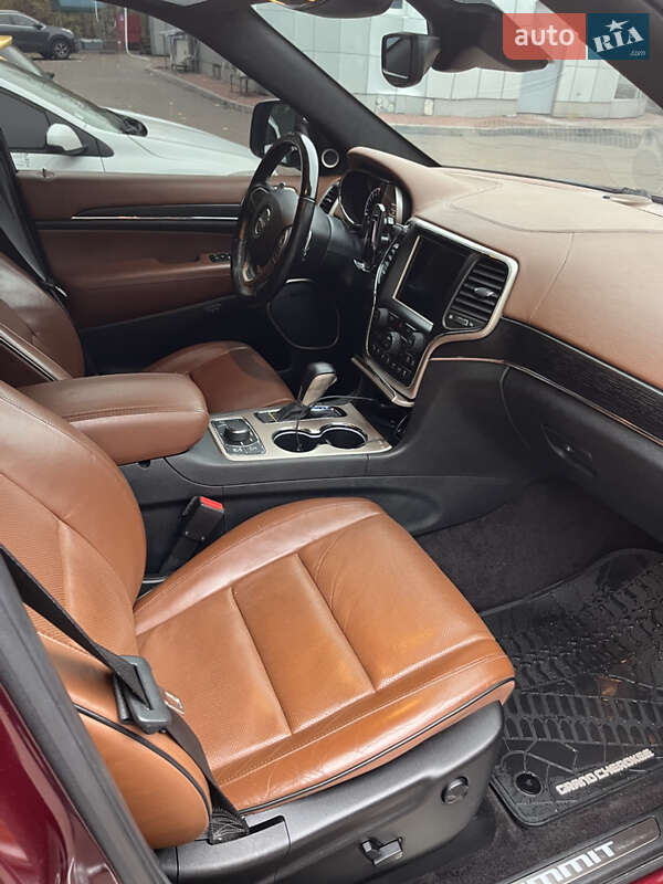 Внедорожник / Кроссовер Jeep Grand Cherokee 2017 в Киеве
