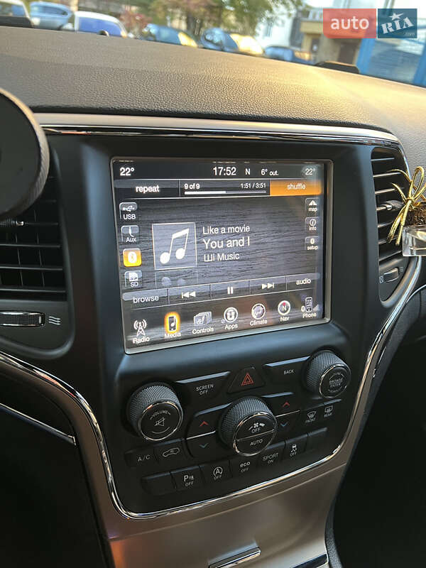 Внедорожник / Кроссовер Jeep Grand Cherokee 2016 в Львове