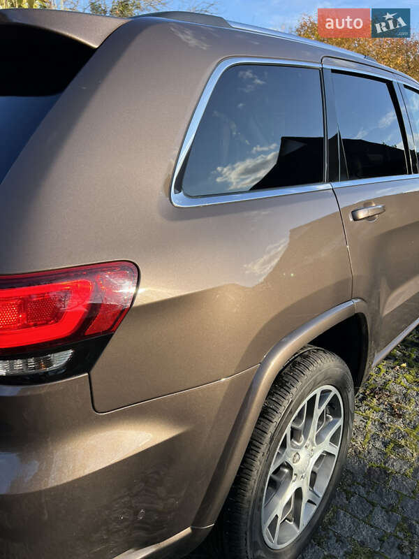 Внедорожник / Кроссовер Jeep Grand Cherokee 2021 в Киеве