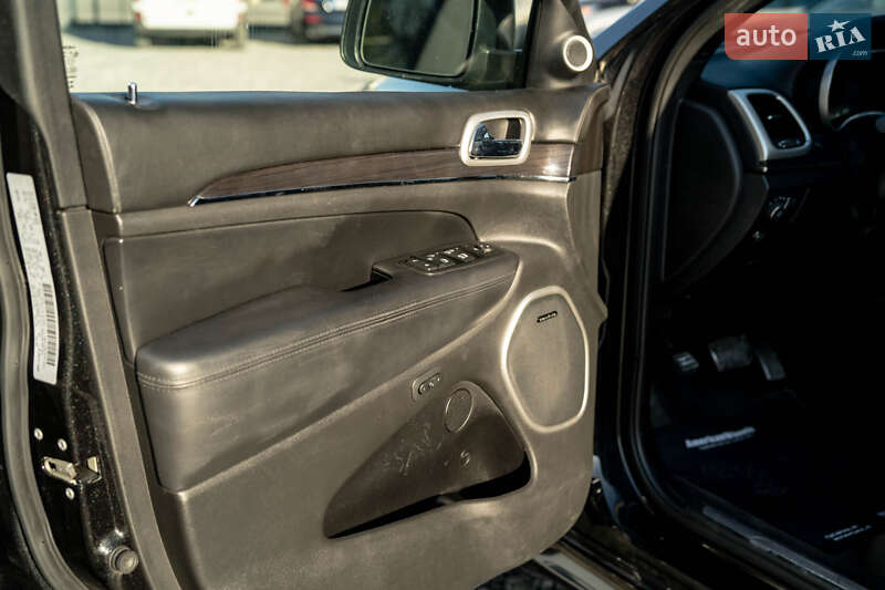 Внедорожник / Кроссовер Jeep Grand Cherokee 2016 в Черновцах фото 39 Внедорожник / Кроссовер Jeep Grand Cherokee 2016 в Черновцах